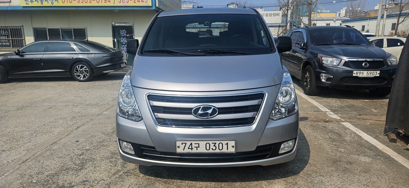Hyundai Starex