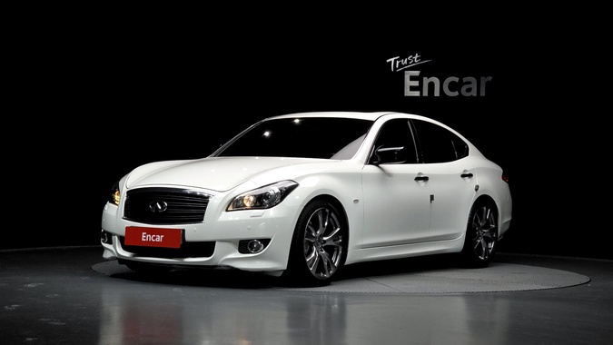 Infiniti M 2011