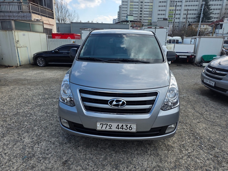 Hyundai Starex