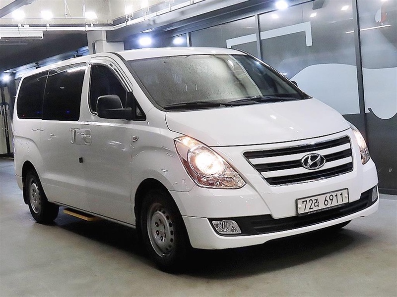 Hyundai Starex