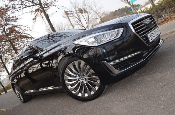Genesis EQ900 2016