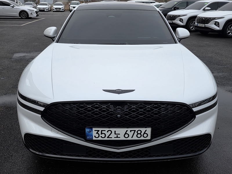 Genesis G90