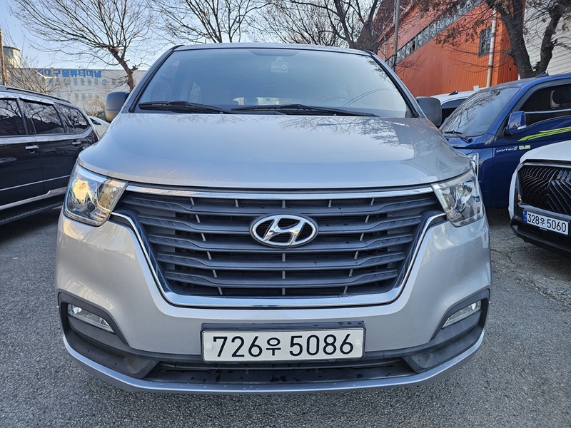 Hyundai Starex