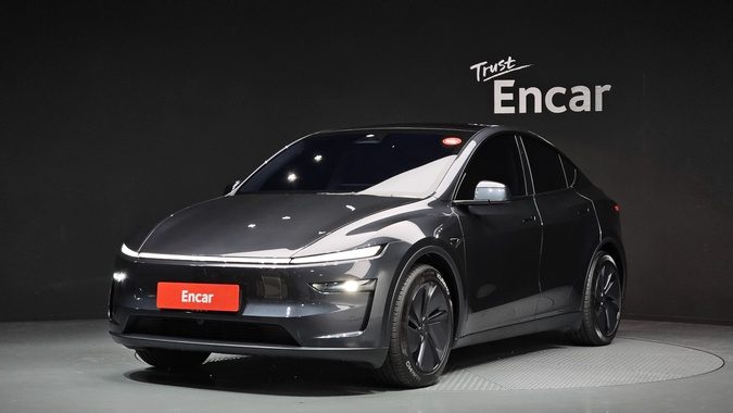 Tesla Model Y 2025