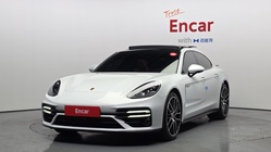 Porsche Panamera 2023