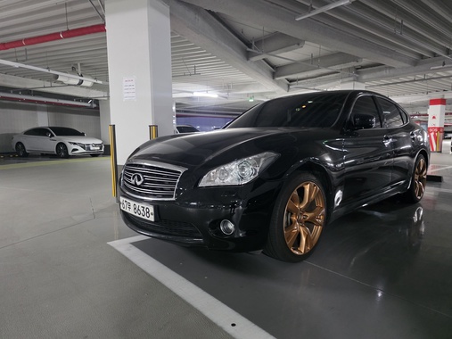 Infiniti M 2010
