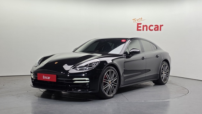 Porsche Panamera 2023