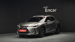 Lexus UX 2025