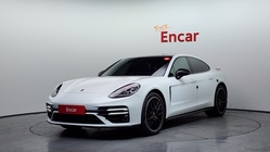 Porsche Panamera 2023