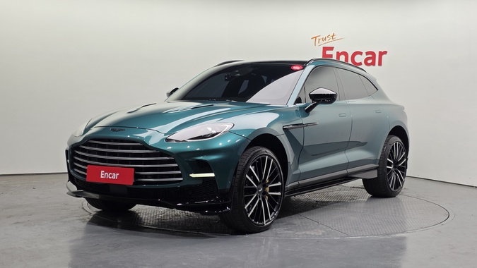 Aston Martin DBX 2023