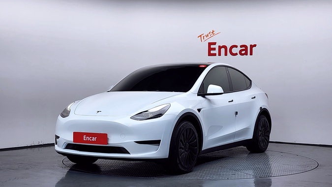 Tesla Model Y 2023