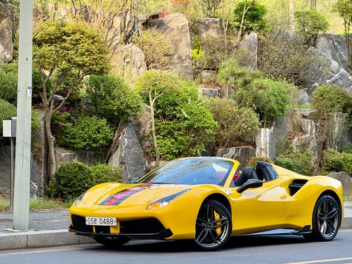 Ferrari 488 2016