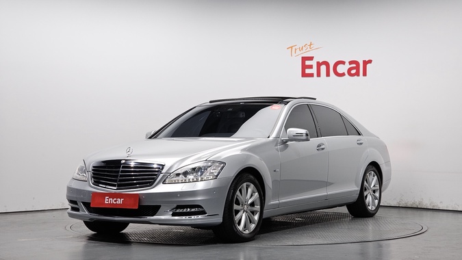 Mercedes-Benz S-Class 2012