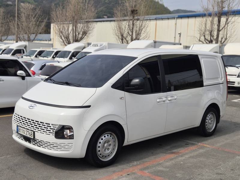 Hyundai Staria