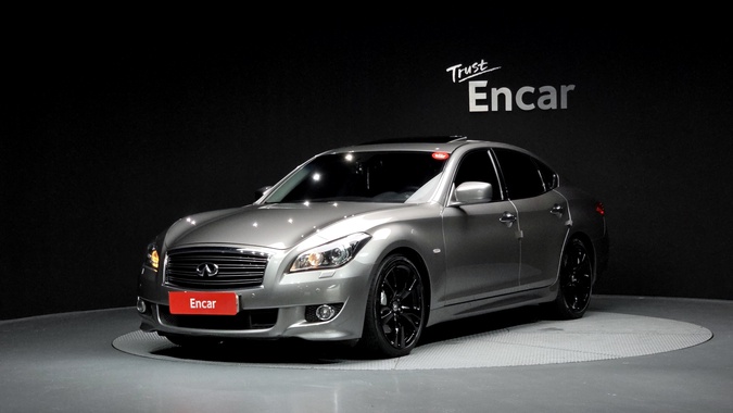 Infiniti M 2011