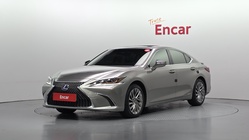 Lexus ES 2021