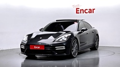 Porsche Panamera 2021