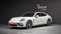 Porsche Panamera 2021