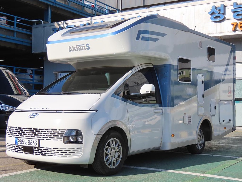 Hyundai Staria