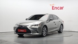 Lexus ES 2019