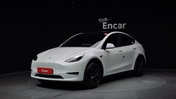 Tesla Model Y 2025
