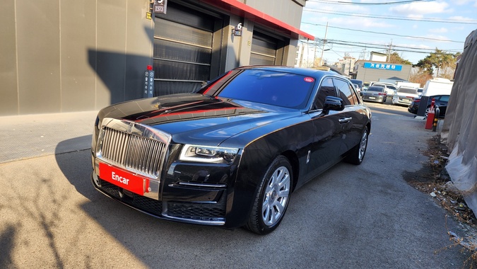 Rolls-Royce Ghost 2024