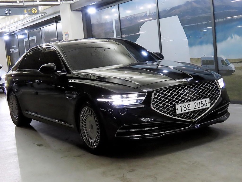 Genesis G90