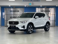 Volvo XC40 2025