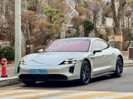 Porsche Taycan 2022