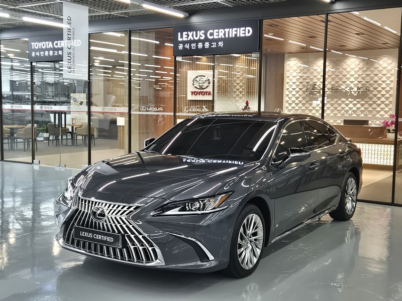 Lexus ES