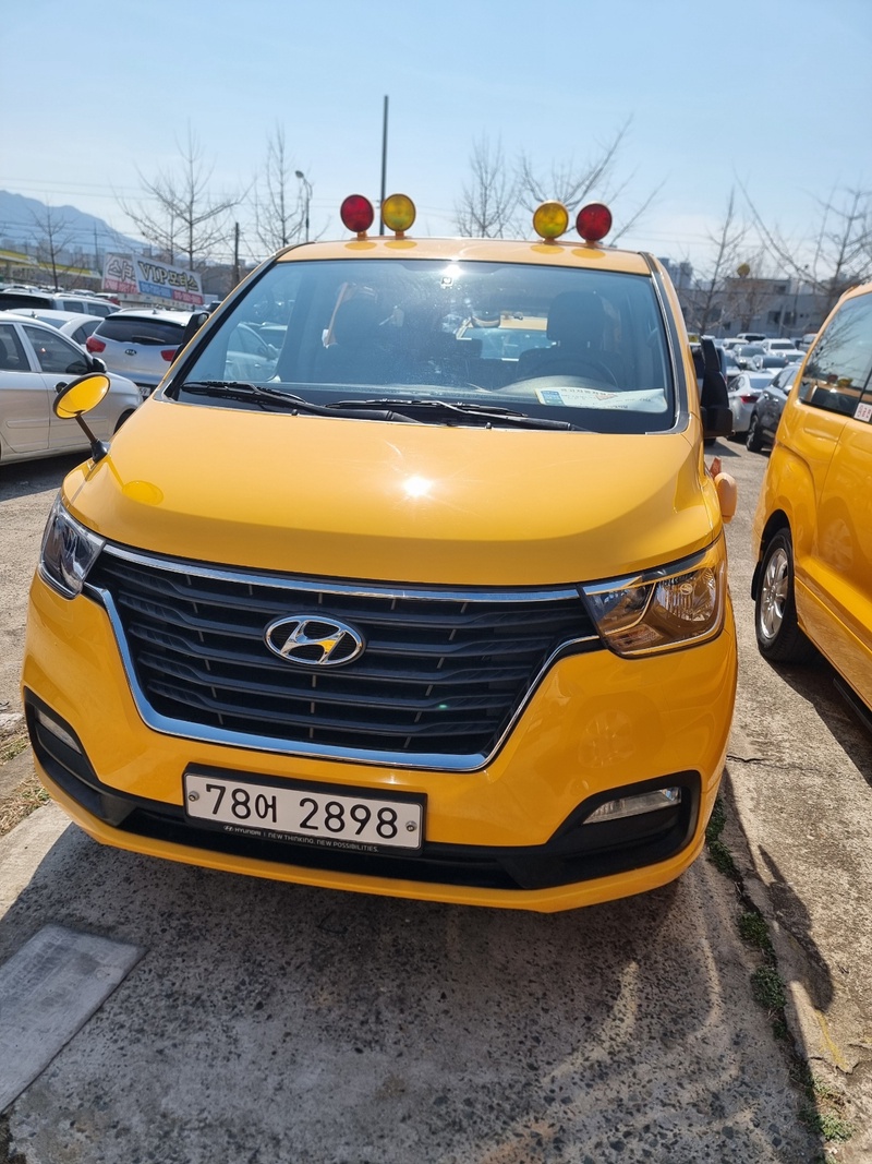Hyundai Starex