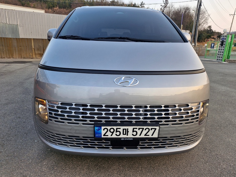Hyundai Staria