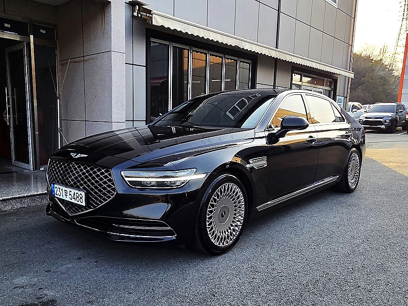 Genesis G90