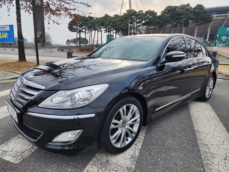 Hyundai Genesis