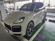 Porsche Cayenne 2022