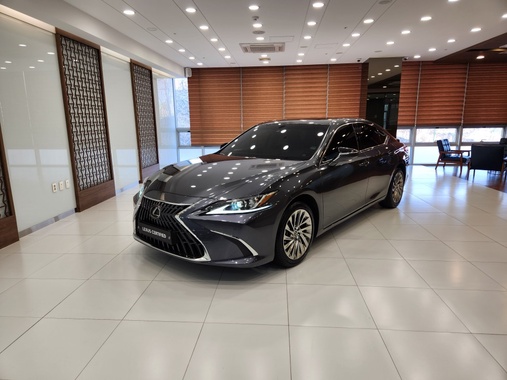 Lexus ES 2024