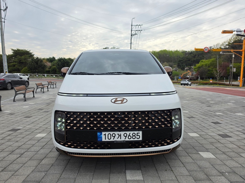 Hyundai Staria