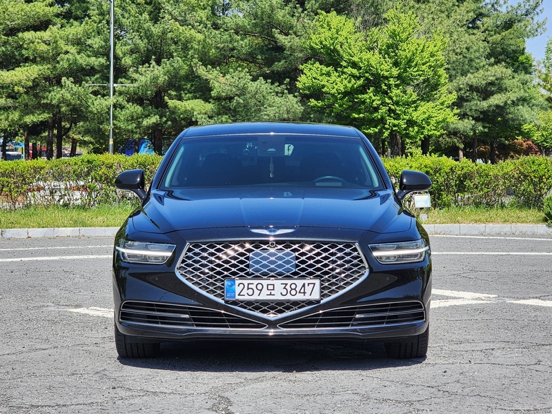 Genesis G90