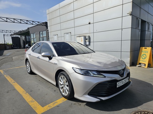 Toyota Camry 2021