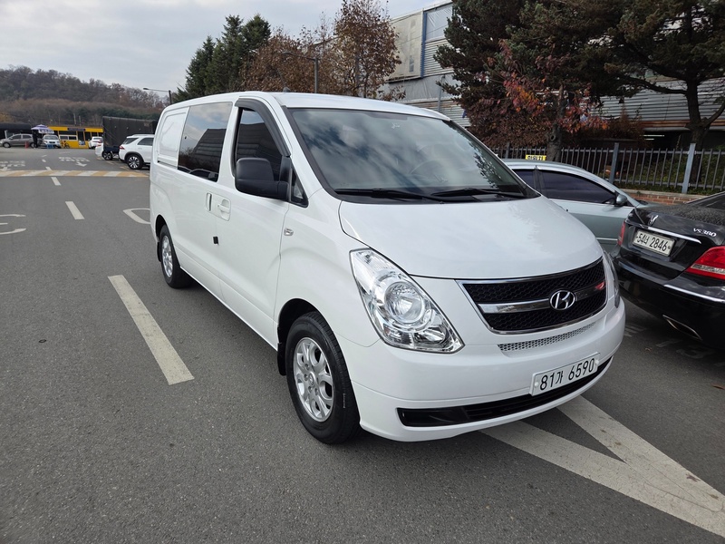 Hyundai Starex