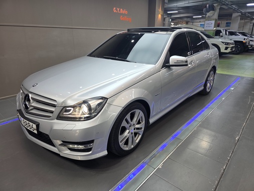 Mercedes-Benz C-Class 2011