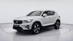 Volvo XC40 2025