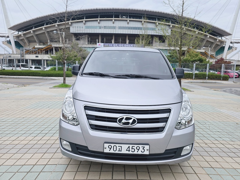 Hyundai Starex