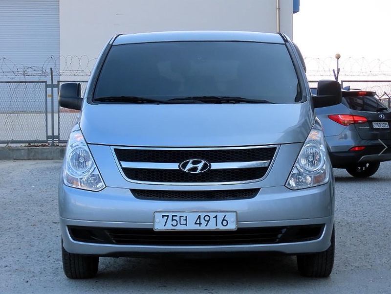 Hyundai Starex
