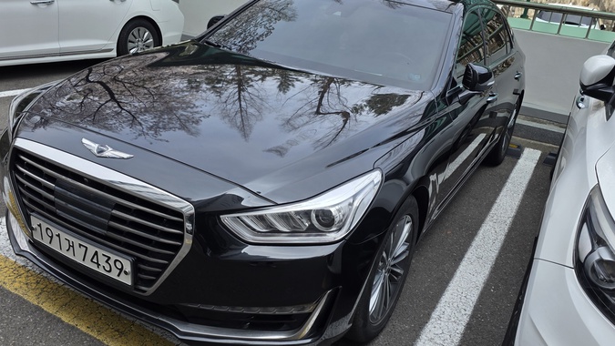 Genesis EQ900 2017