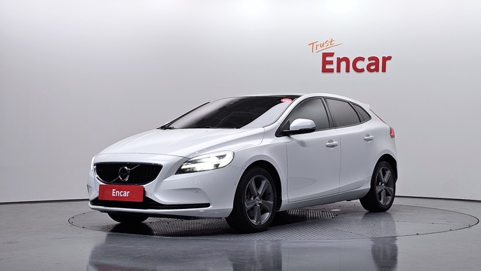 Volvo V40 2018