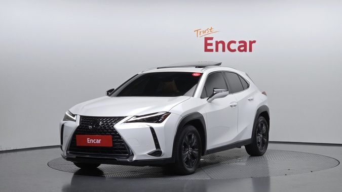 Lexus UX 2023