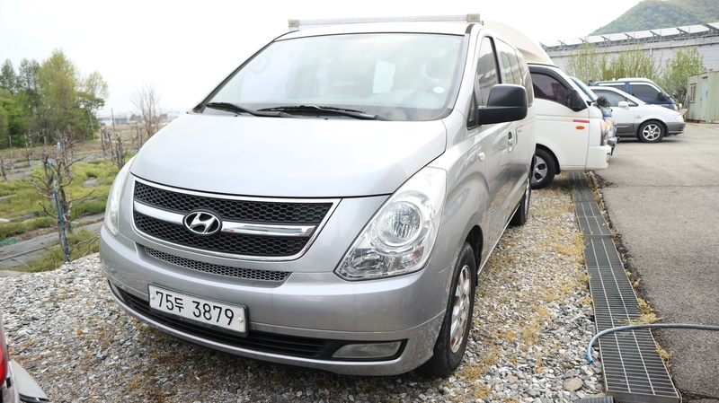Hyundai Starex