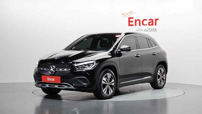 Mercedes-Benz GLA-Class 2021