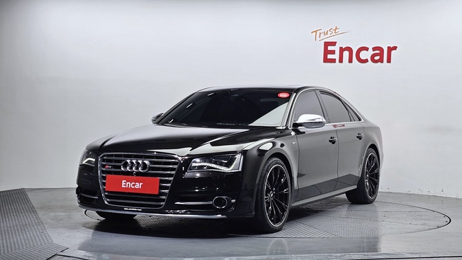 Audi S8 2013